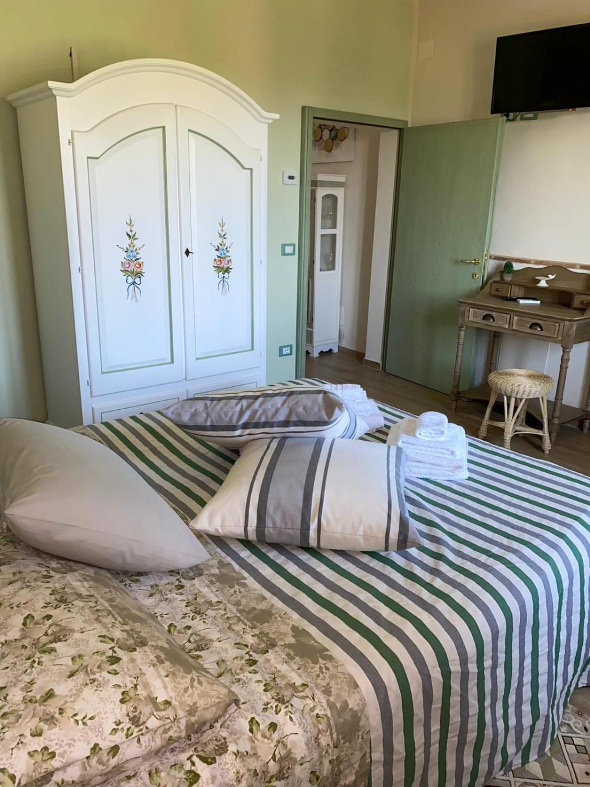 I Due Cipressi Guest House Torrenieri Exterior foto