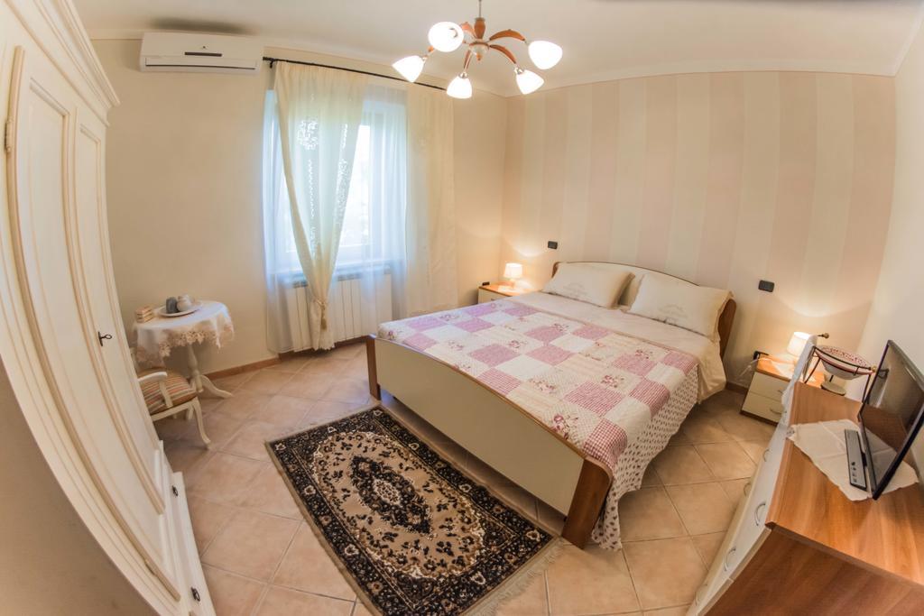 I Due Cipressi Guest House Torrenieri Exterior foto