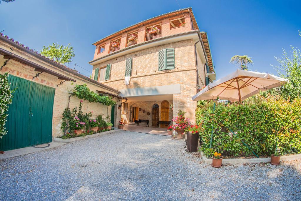 I Due Cipressi Guest House Torrenieri Exterior foto